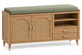 Banc beige à coussin vert, portes ajourées, niches et tiroirs